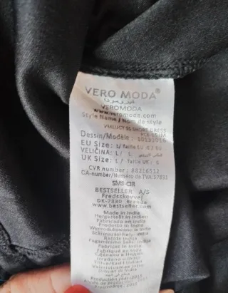 Abito floreale con scollo Bardot