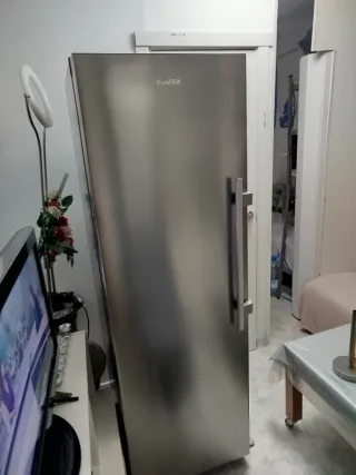 Congelador Edesa 1 puerta semi nuevo