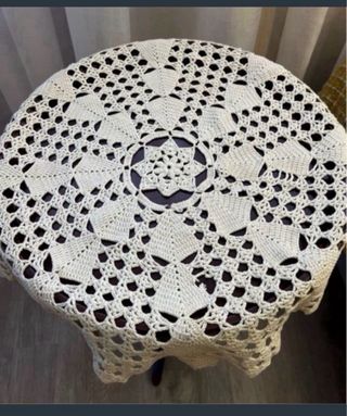 Mesita auxiliar de madera antigua