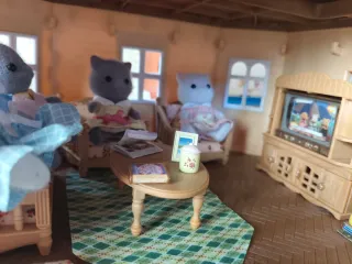 Casa de  los sylvanians completa con todo.