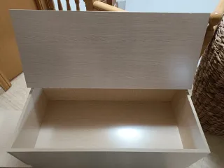 Mueble Arcón de madera beige