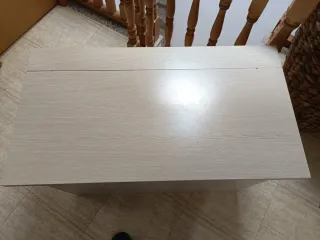 Mueble Arcón de madera beige