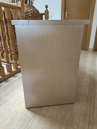 Mueble Arcón de madera beige