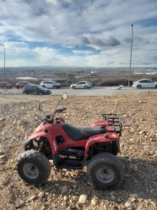 Quad Adly Z1 Rojo NO TIENE PAPELES si que funciona