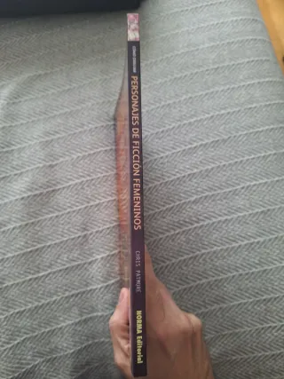 CÓMO DIBUJAR PERSONAJES DE FICCIÓN FEMENINOS (S...