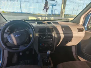 Ford Transit Connect 2005