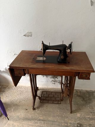 Máquina de coser Alfa vintage