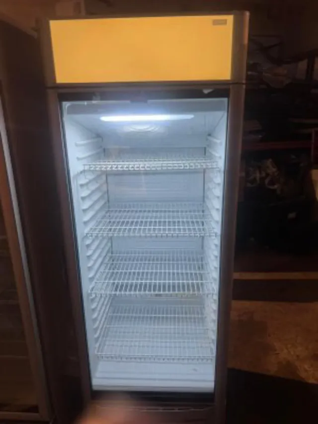 Frigoriferi espositivi refrigerati