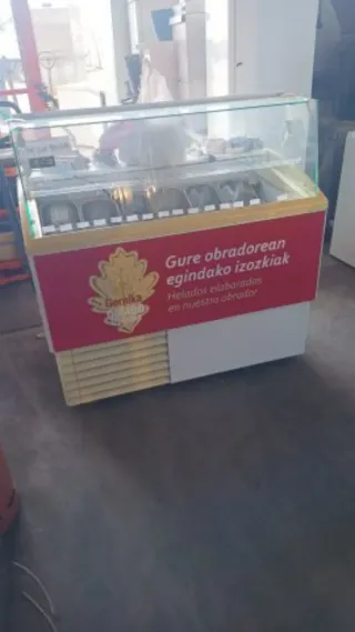 Frigoriferi espositivi refrigerati