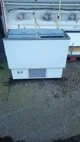 Frigoriferi espositivi refrigerati