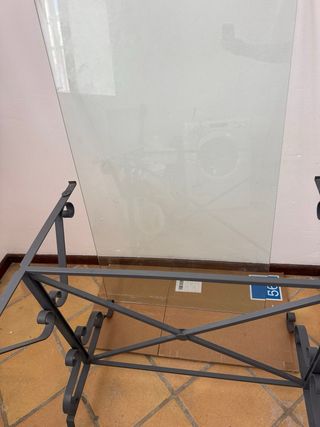 Mesa forjada hierro y cristal
