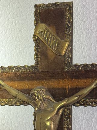 Crucifijo antiguo latón y madera noble