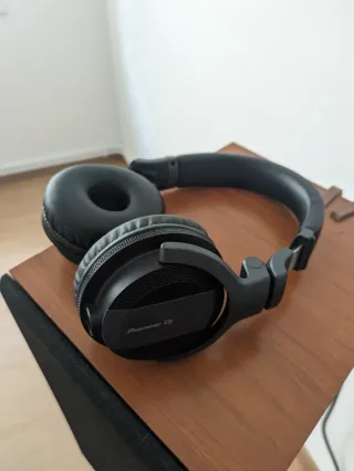 Auriculares Pioneer HDJ-cye 1 Negros.