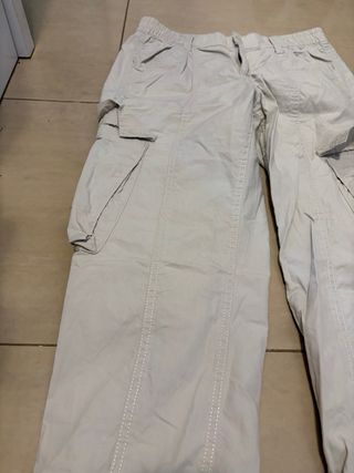 Pantalones cargo beige