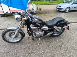 Kymco Cruiser Negra y Plateada