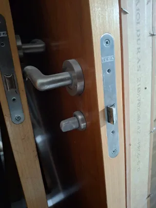 Puerta interior madera de cerezo