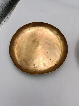 BALANZA CON PLATOS DE LATÓN PESA HASTA 5 KG.