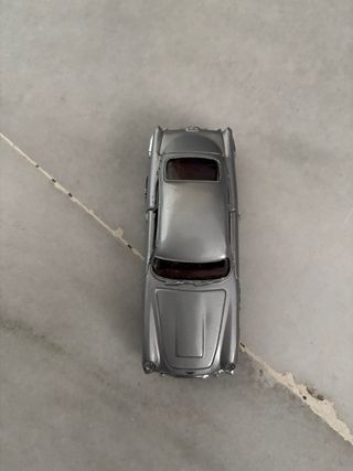 Aston Martin DB5 James Bond Miniatura