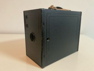 1156. KODAK BROWNIE Nº 2A Model C. 100 años.