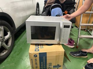 Microondas Panasonic plateado