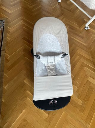 Hamaca BabyBjörn con juguete