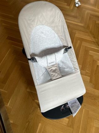 Hamaca BabyBjörn con juguete