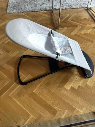 Hamaca BabyBjörn con juguete