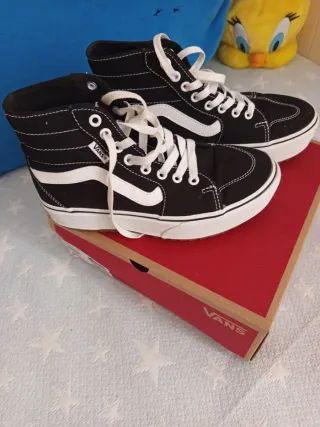 Botas Vans Plataforma Negras Blancas Nuevas