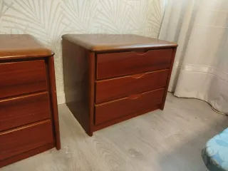 Mesitas de noche de madera. Las 2x20€