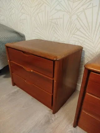 Mesitas de noche de madera. Las 2x20€