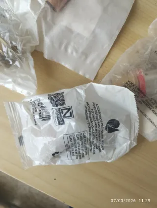 Conectores Isotubex y Uponor. Lote de 20 por 25 e