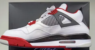 Nike Air Jordan 4 Rojas y Blancas