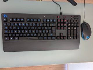 Teclado Logitech G213 RGB Gaming