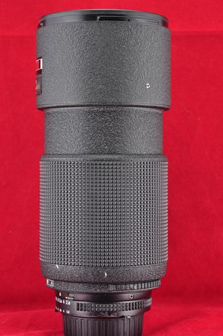 Objetivo AF Nikkor 80-200mm f:2.8 D + parasol HB-7