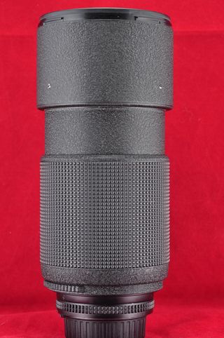 Objetivo AF Nikkor 80-200mm f:2.8 D + parasol HB-7