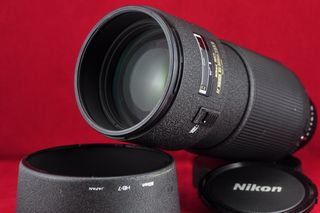 Objetivo AF Nikkor 80-200mm f:2.8 D + parasol HB-7