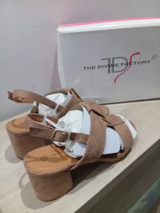 Sandalias tacón The Divine Factory T39