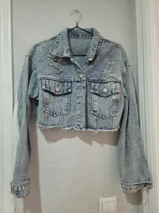 Chaqueta vaquera S con flecos y rotos