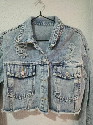 Chaqueta vaquera S con flecos y rotos