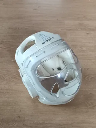 Casco Karate con Protección Facial