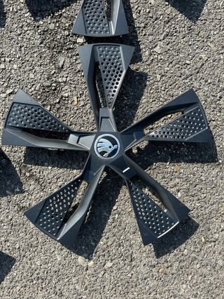 Tapacubos Skoda Fabia Montecarlo