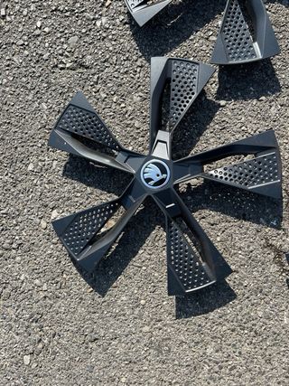 Tapacubos Skoda Fabia Montecarlo