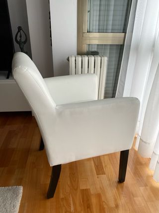 2 Poltrone Bianche in Ecopelle Nuove