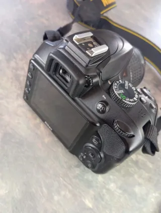 Cámara reflex Nikon D3400 + objetivo 18-55mm AF-P