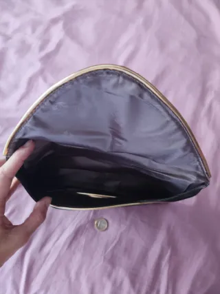 Bolso de fiesta negro y dorado