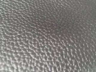 Dos bolsos: negro y estampado