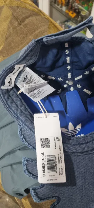 Gorra Adidas Avavav Denim Azul y Blanco