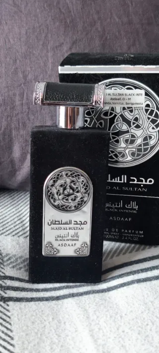 Asdaaf Majd al Sultan Black Intense