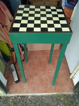 Mesa de ajedrez decorativa de madera