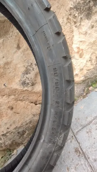 Neumático Metzeler Tourance 90/90 21 MC 54H